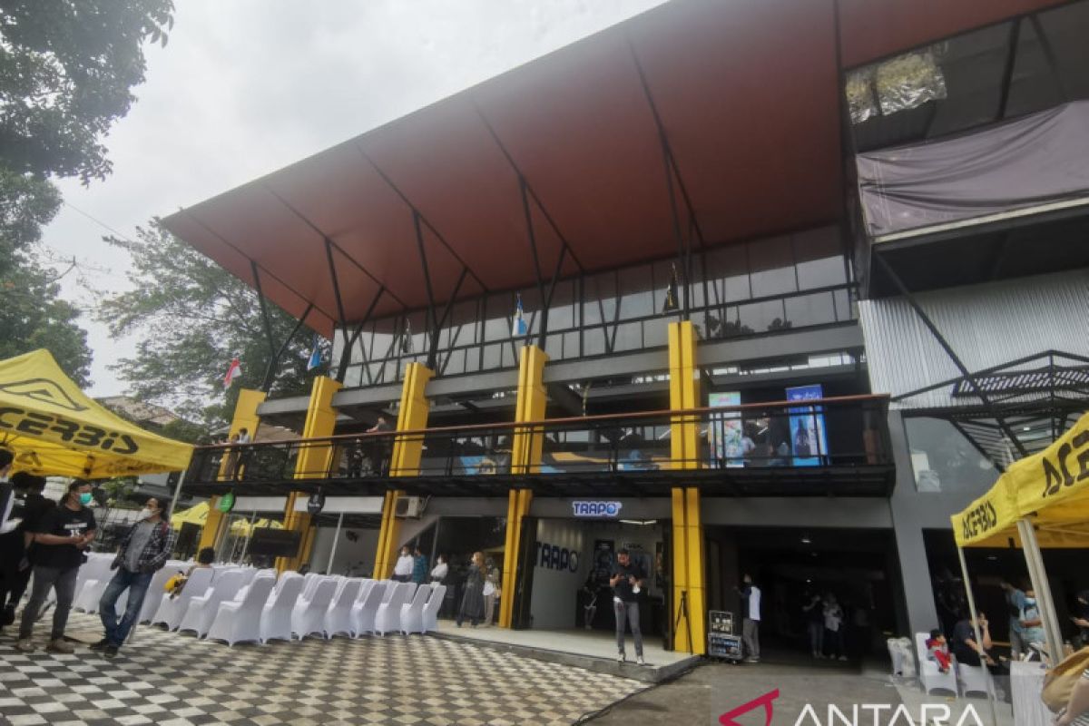 Sasar pehobi otomotif, BOS buka Black Stone Garage di Jaksel