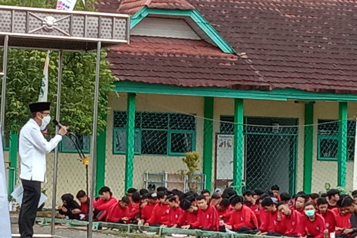 Siswa SMA Negeri 2 Tanjung ikuti Gerakan .Bergizi
