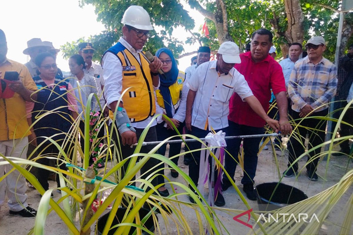 Warga Kecamatan Hoat Sorbay bisa nikmati layanan air bersih, Bupati Malra: dukung terus program pemerintah