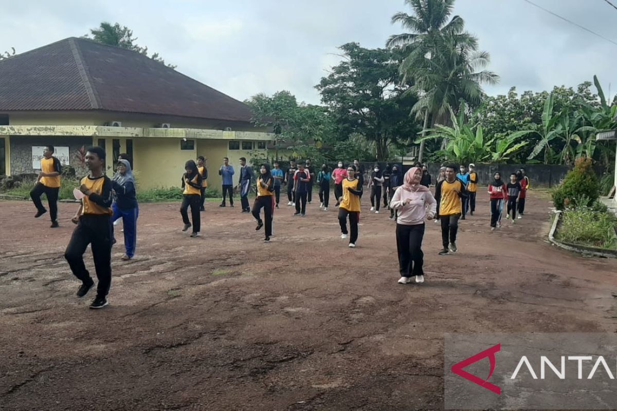 Hari Olahraga Nasional 2022: puluhan pelajar di Bangka senam bersama