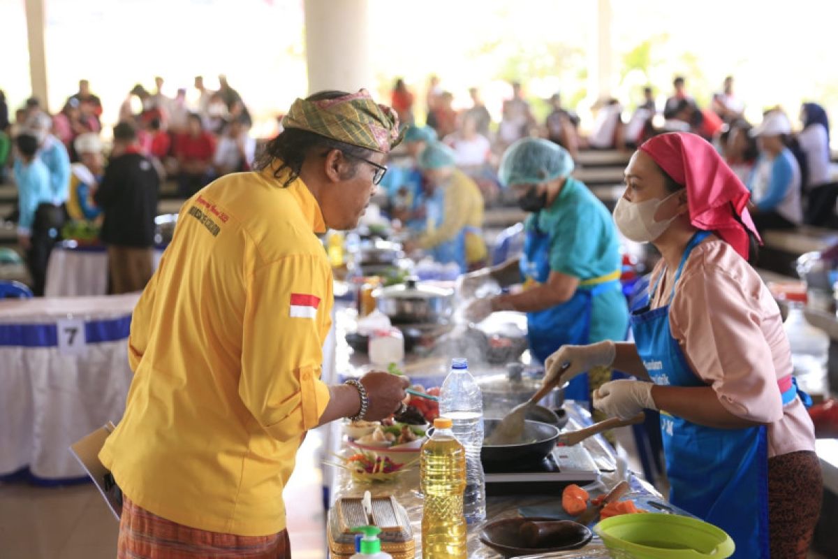 Bupati Klungkung ajak masyarakat gunakan kompor listrik