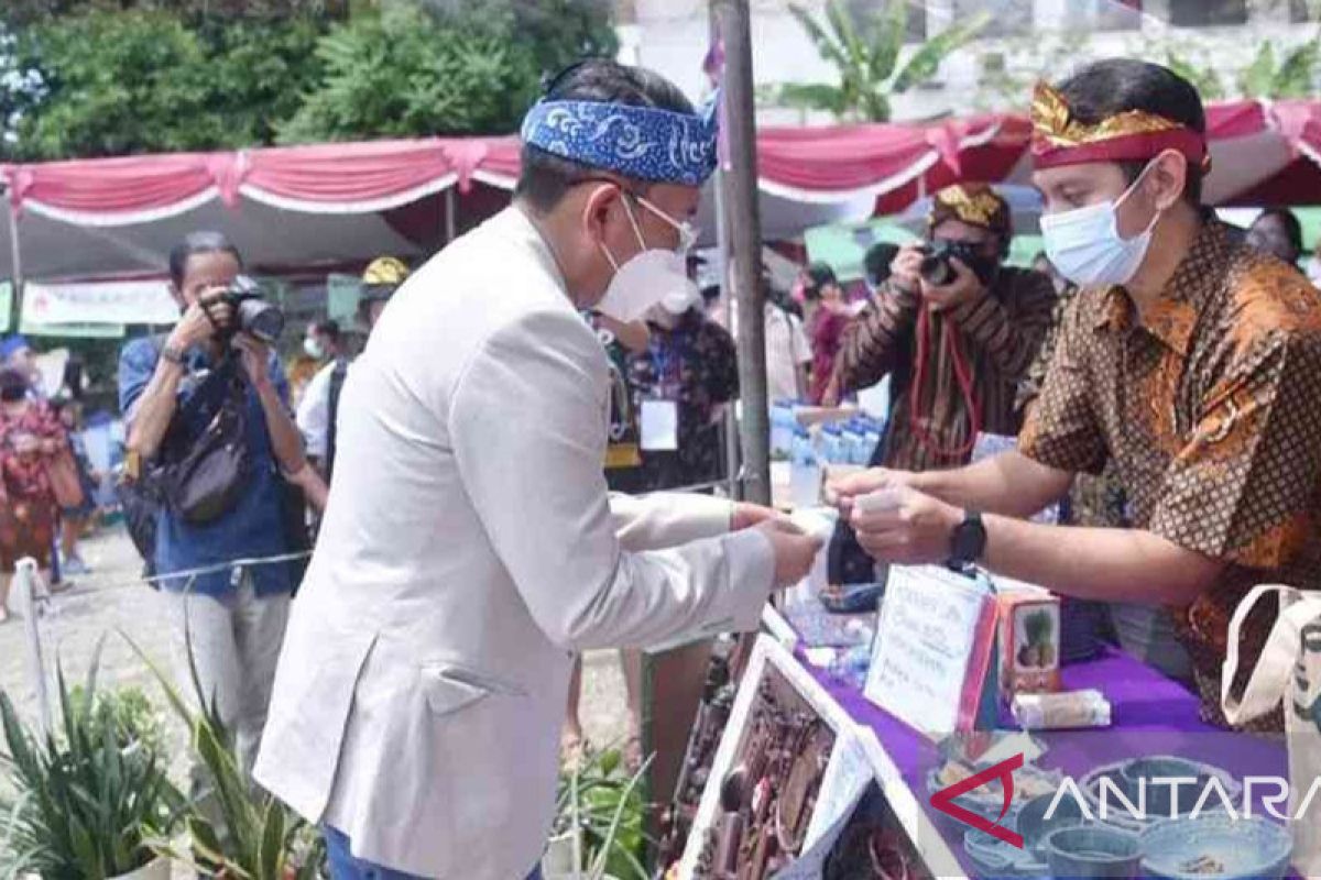Bupati Bekasi: Bazar UMKM promosikan produk unggulan lokal