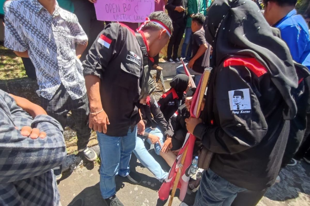 Demo tolak kenaikan BBM di Aceh Tengah ricuh, delapan mahasiswa cidera