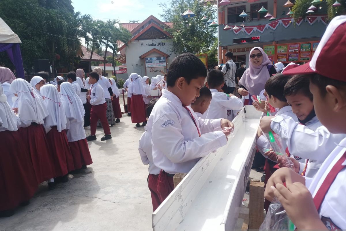 PDGI lakukan gerakan sikat gigi massal untuk ratusan pelajar SD di Banda Aceh