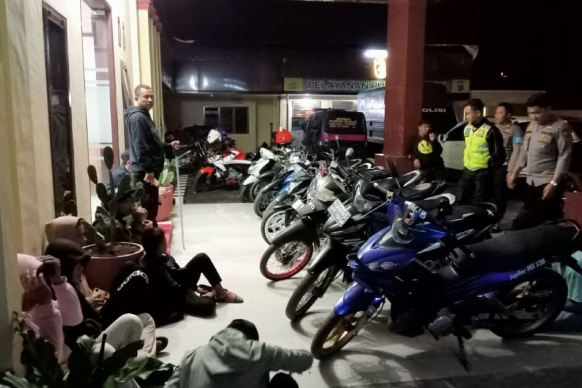 Polres Tapanuli Utara tahan 10 unit sepeda motor untuk aksi balapan liar