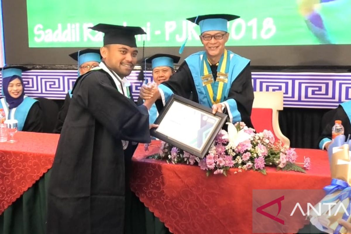 Pesan Dibalik Wisuda IKIP Budi Utomo Malang