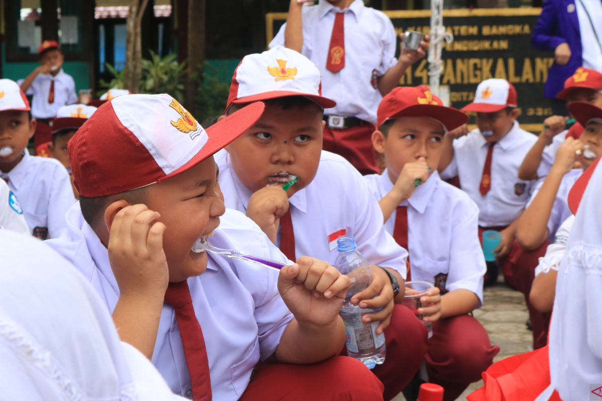3.320 pelajar di Bangka Tengah gosok gigi serentak dalam peringatan HKGN