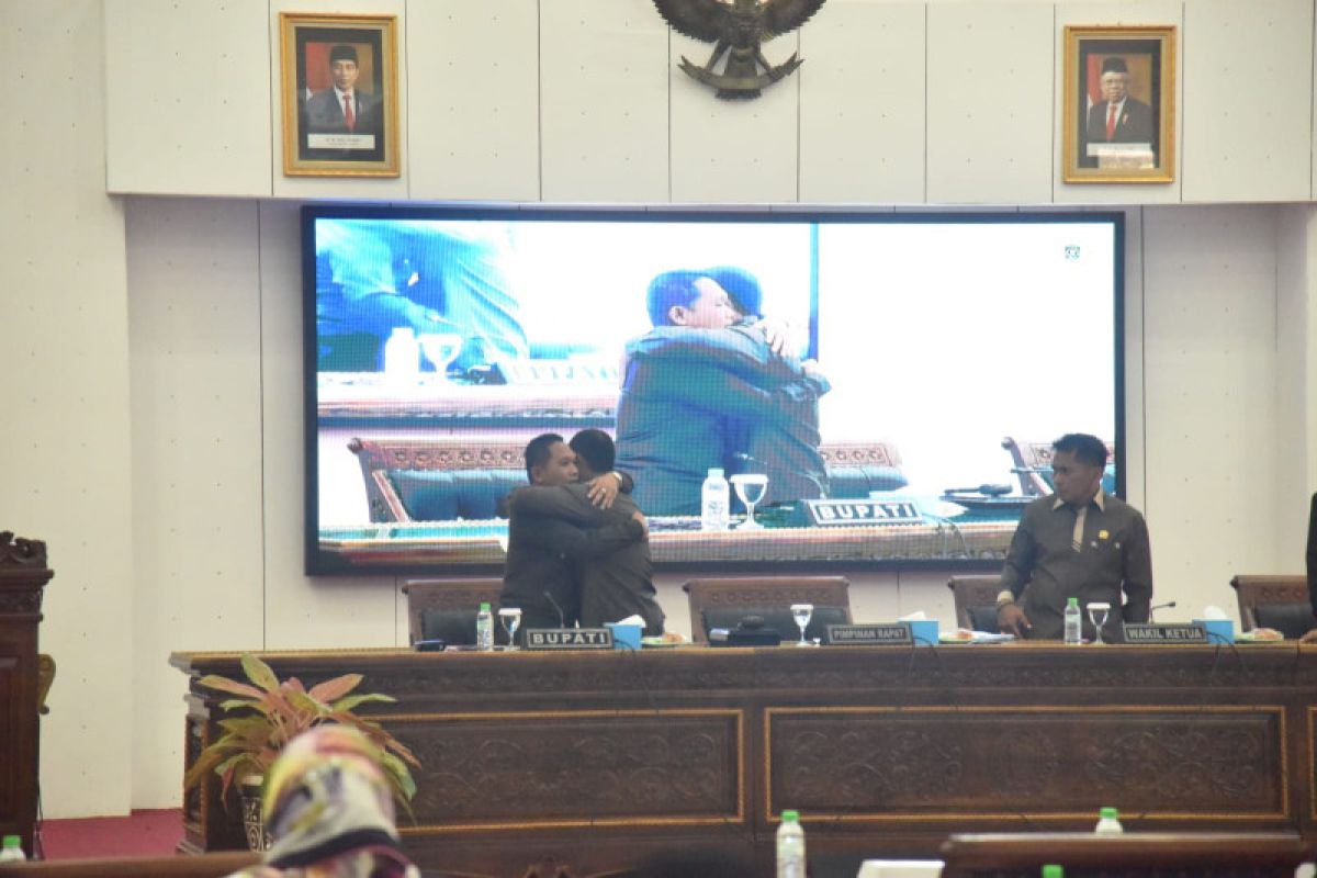 Bupati Lumajang menyayangkan mundurnya Ketua DPRD