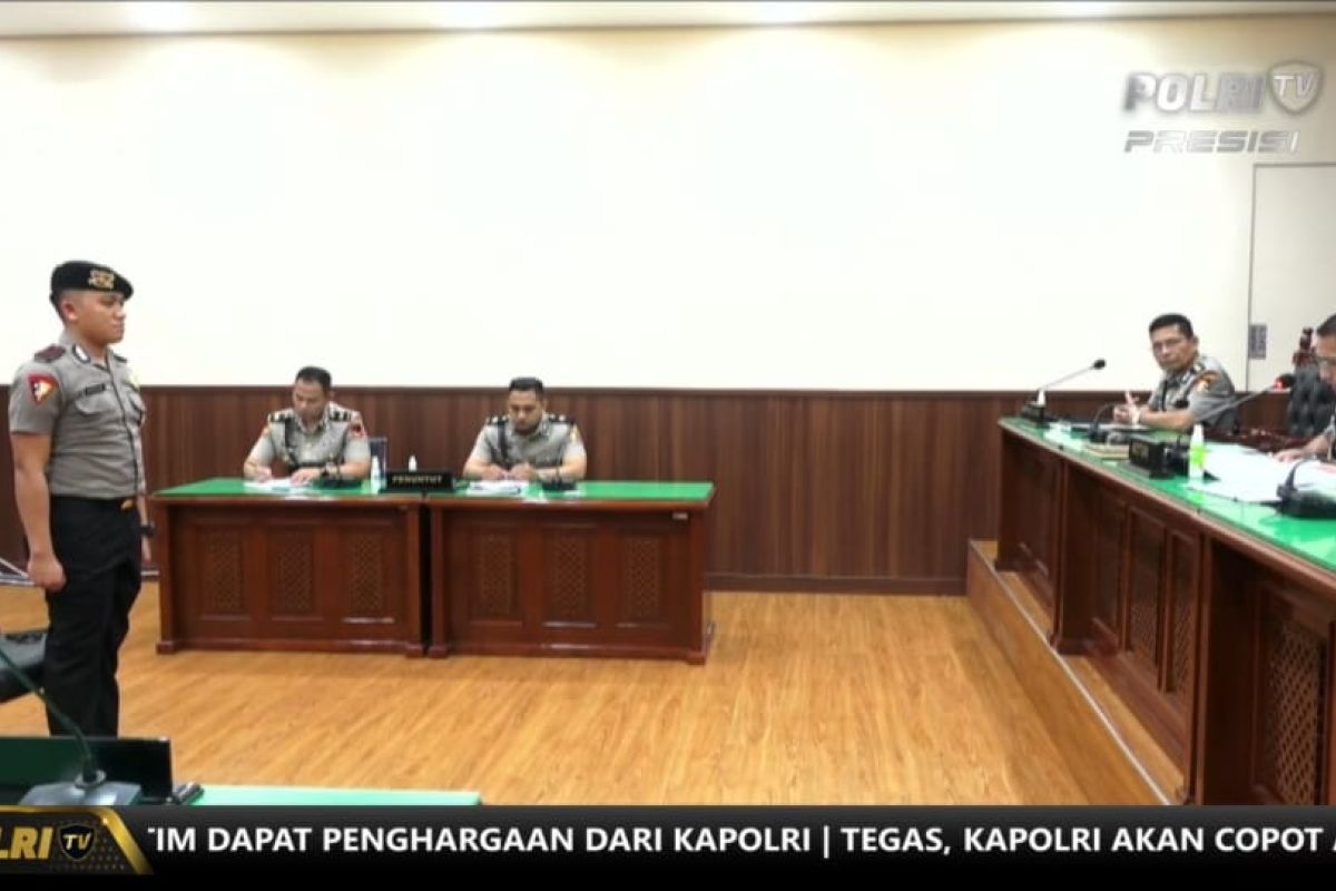 Kasus pembunuhan Brigadir J  sopir Ferdy Sambo disanksi demosi 1 tahun