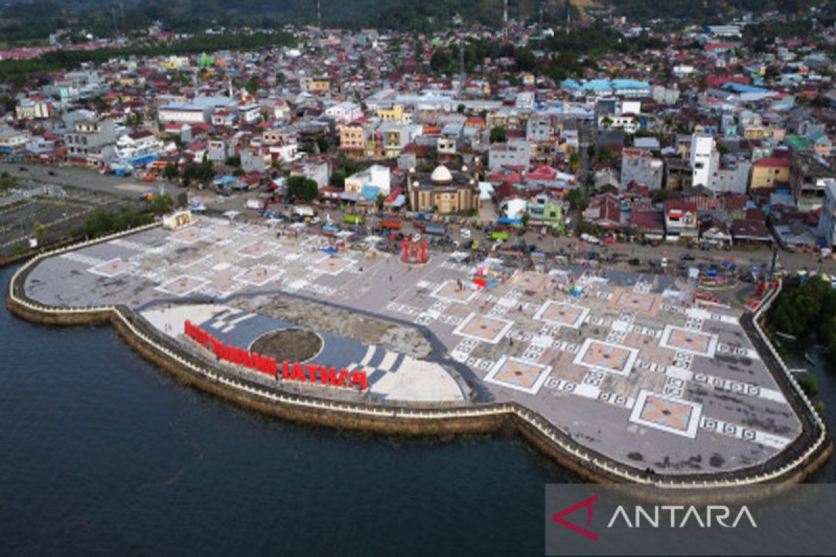 Anjungan Pantai Manakarra Mamuju