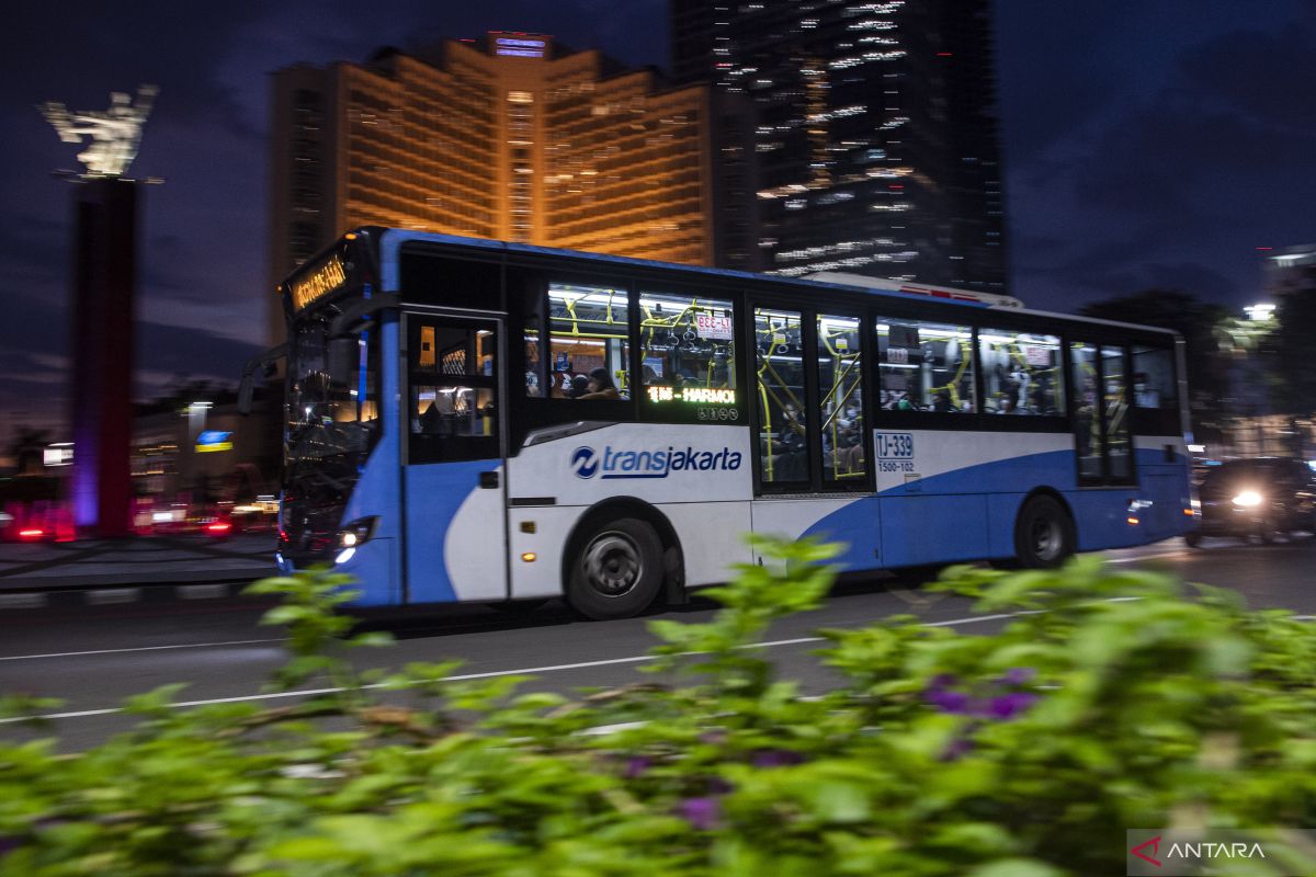 TransJakarta lakukan penyesuaian layanan imbas aksi massa di Monas