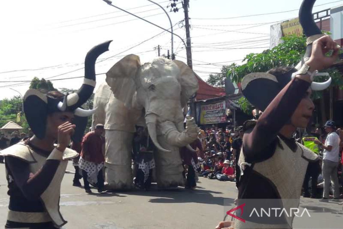 Ribuan warga Borobudur ikuti kirab budaya memeriahkan G20