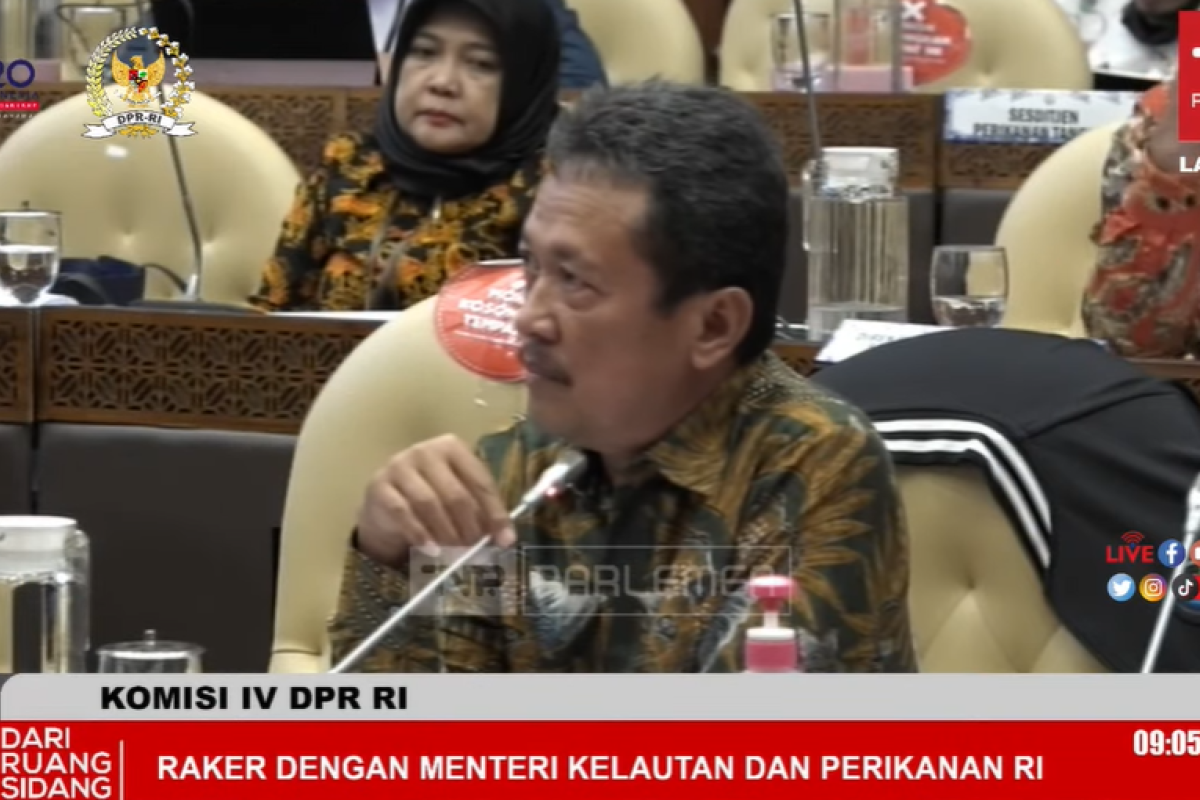 Menteri Trenggono gandeng Menkop agar koperasi sediakan solar nelayan