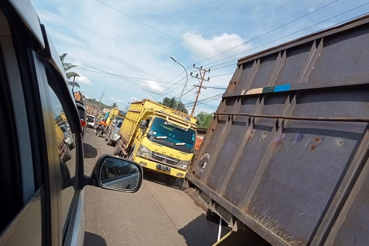 Kemacetan jalur Muarabulian-Tembesi potensial masuk rekor MURI