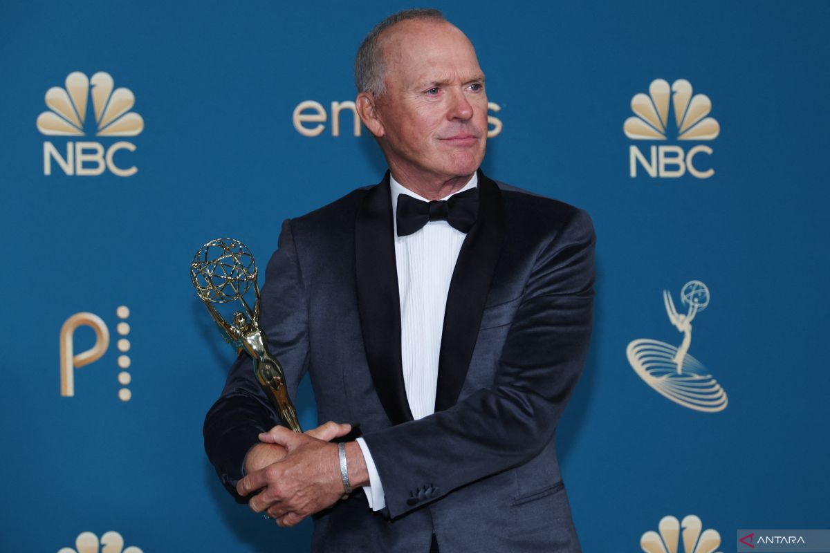 Michael Keaton raih Emmy Awards 2022