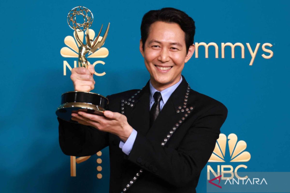 Lee Jung Jae positif COVID-19 usai hadiri Emmy Awards