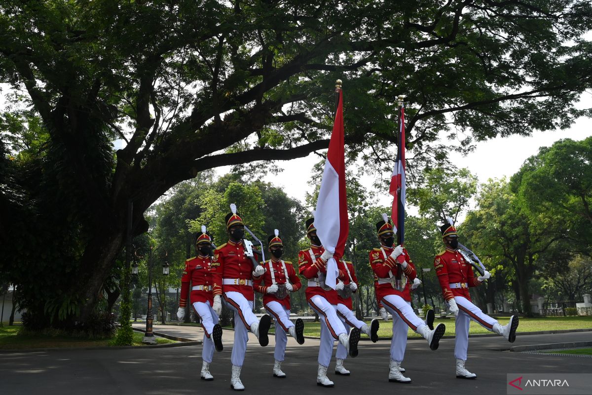 Paspampres sebut perempuan bersenjata FN belum terobos istana presiden