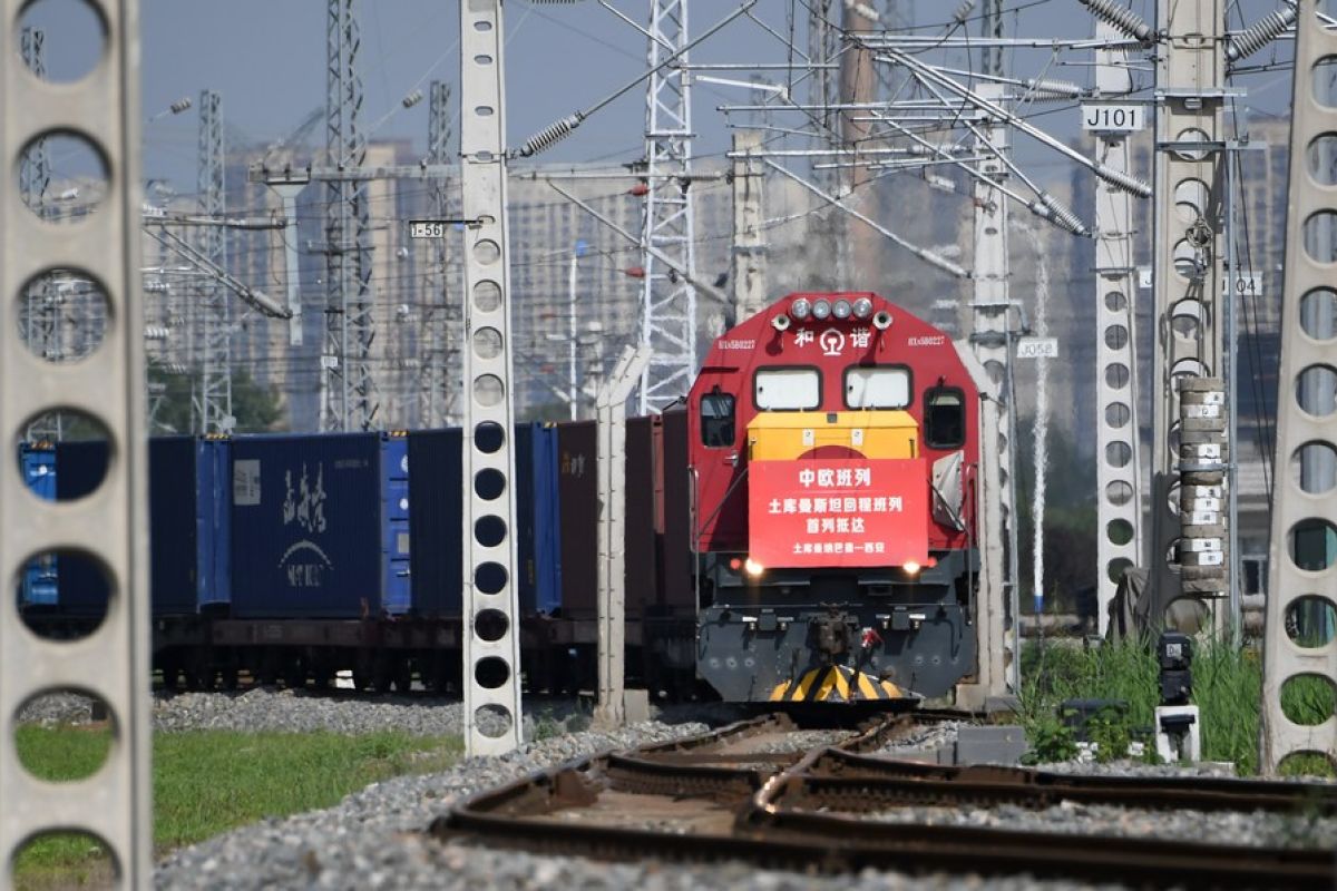 Layanan kereta barang China-Eropa catat pertumbuhan kuat  Agustus 2022