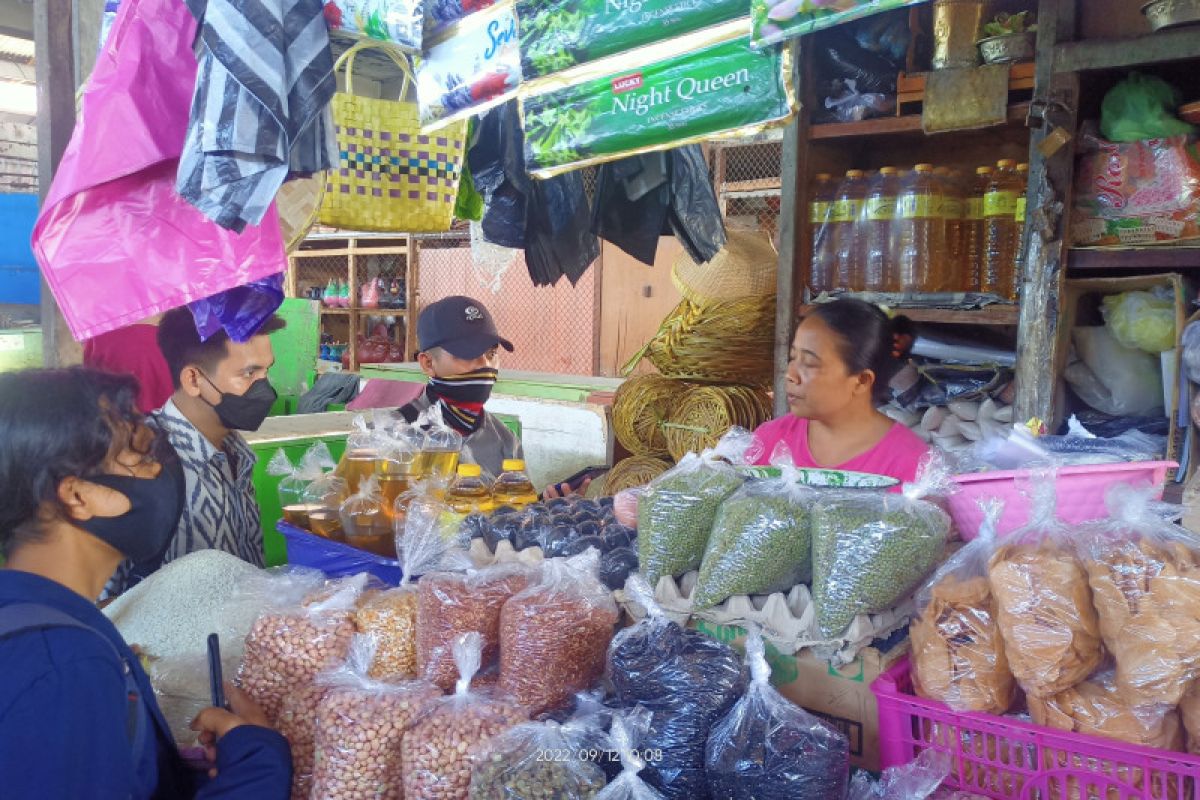 Harga sembako di Pasar Cakra naik