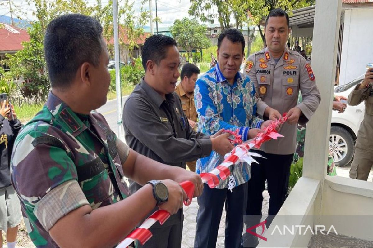 Polsubsektor Siatasbarita Taput dikukuhkan, Sekda Indra : Polisi jaga kamtibmas, pemerintah jaga malam