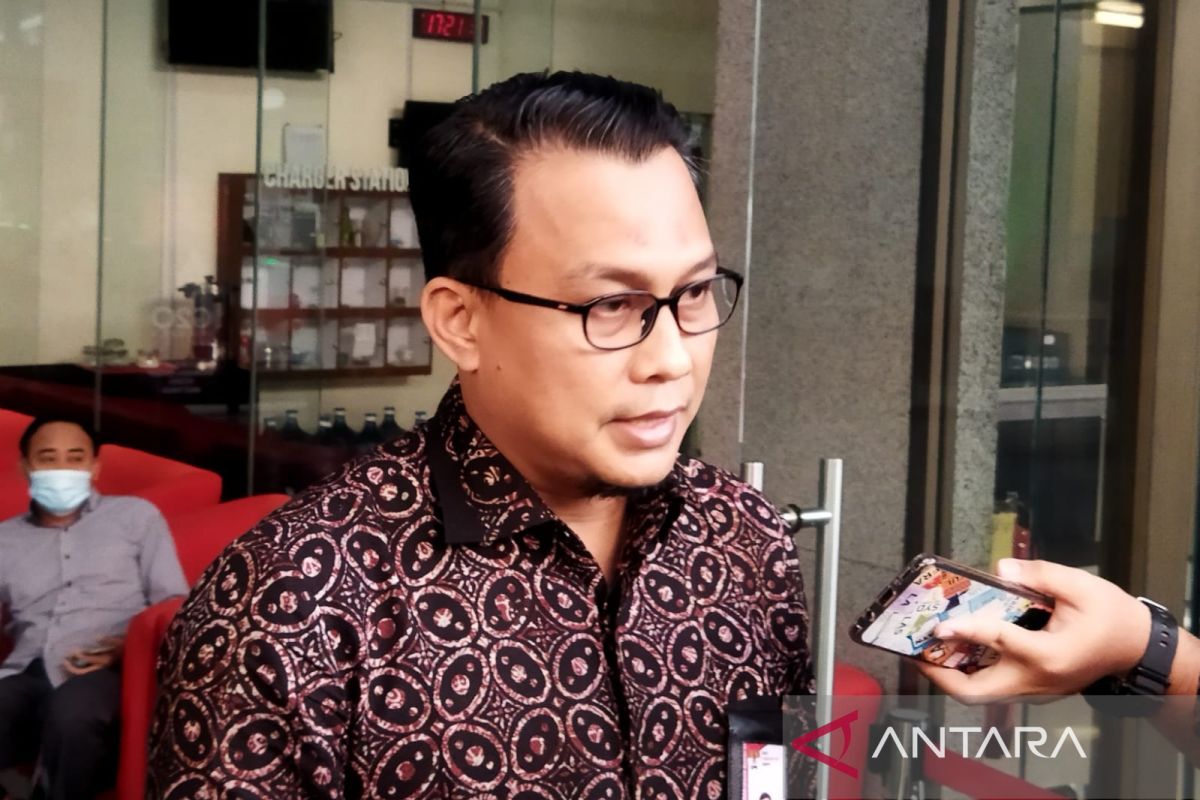 KPK names 28 suspects in Jambi bribery case