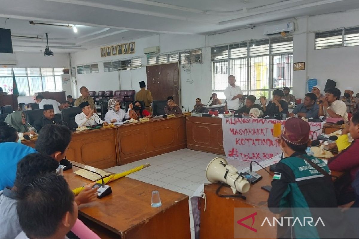 Gabungan mahasiswa unjuk rasa tolak kenaikan BBM