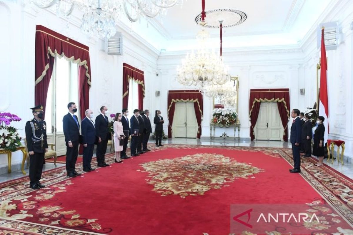 Presiden Joko Widodo terima surat kepercayaan dari delapan dubes negara sahabat
