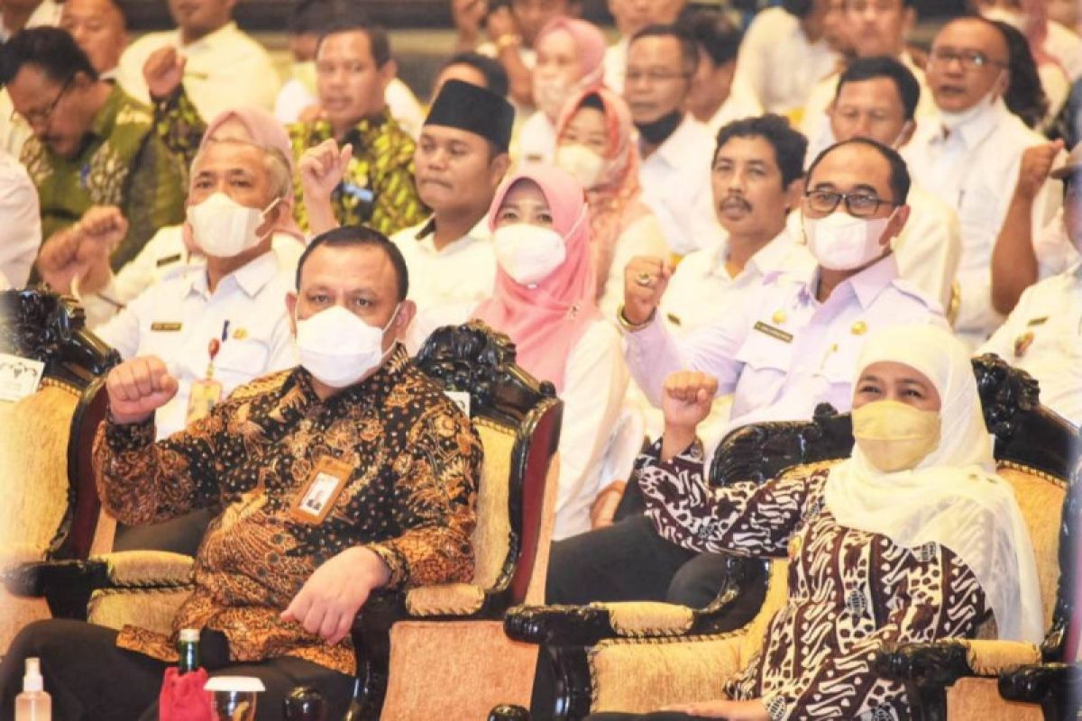 Gubernur Khofifah berpesan kepala desa mampu mencegah praktik korupsi