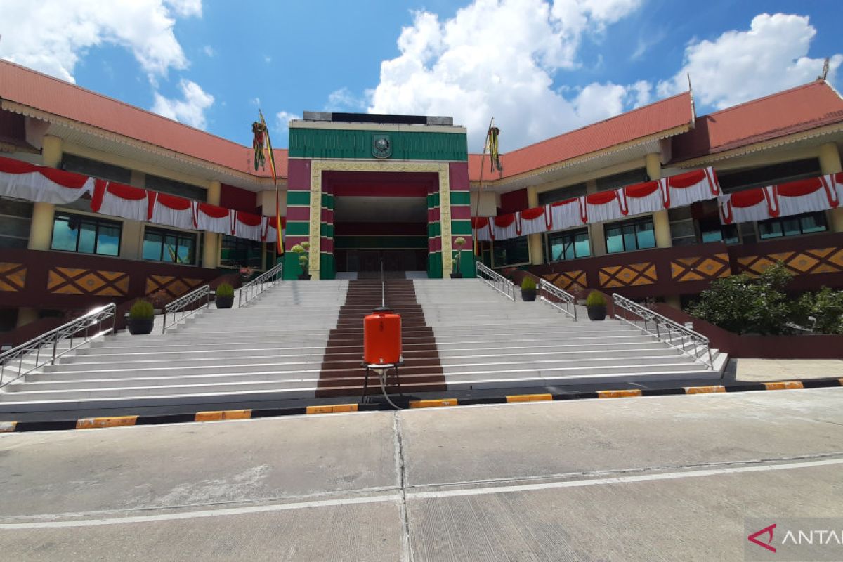 Empat pimpinan sidang tak hadir, dua paripurna DPRD Riau ditunda