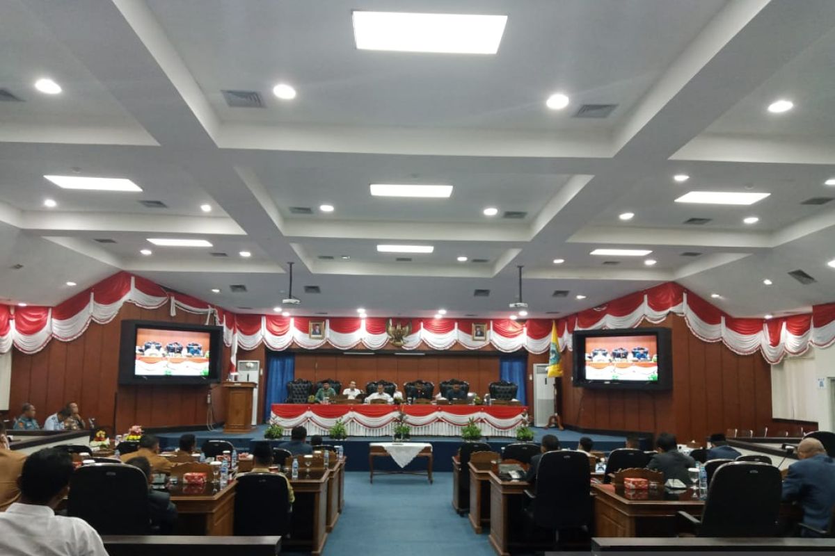 Wabup Belitung tegur kepala OPD tidak hadir rapat paripurna