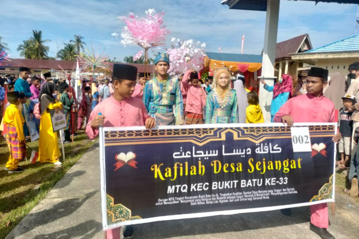 Ribuan peserta semarakkan pawai Ta'aruf MTQ Bukit Batu