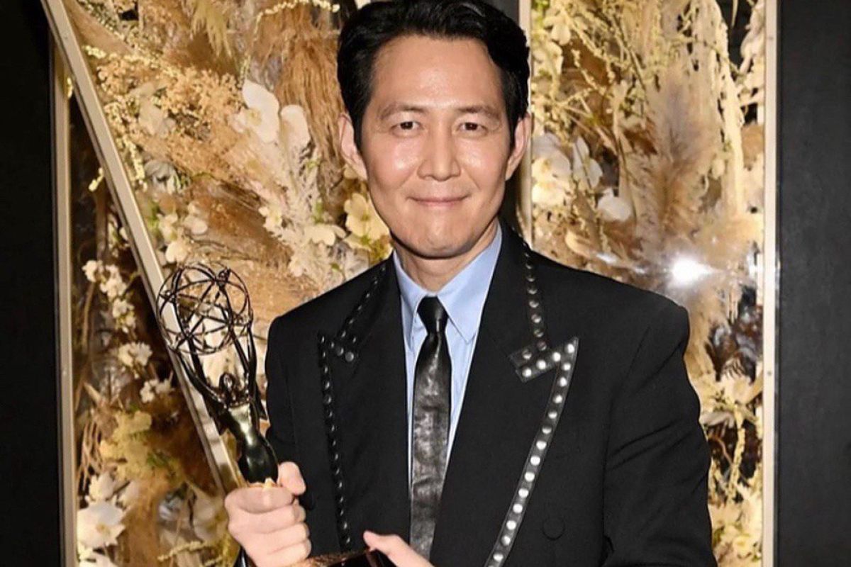 Lee Jung Jae sabet piala Emmy Awards