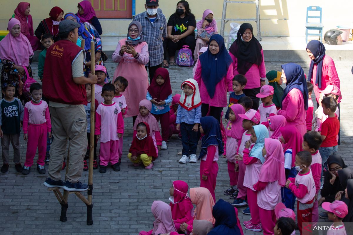 Jangan abaikan jika anak enggan masuk sekolah usai liburan, kata psikolog