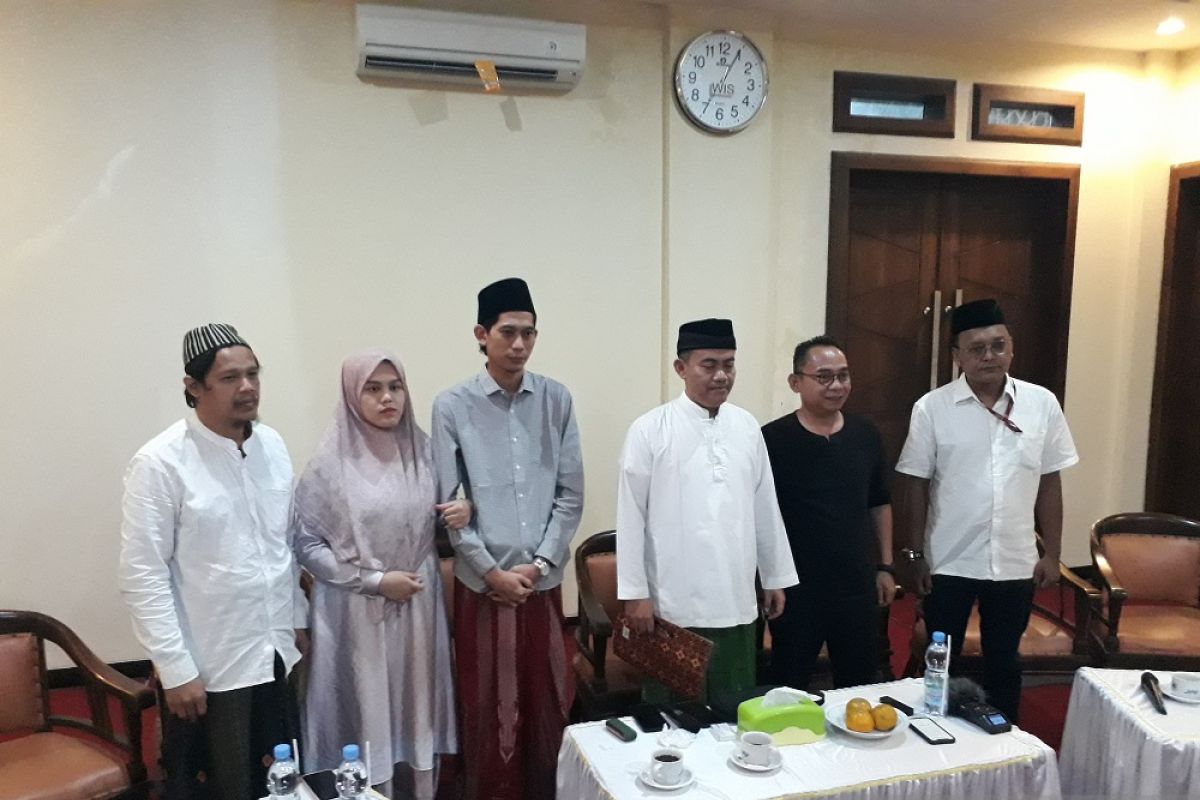 Pegiat sosial Eko Kuntadhi datangi Pesantren Lirboyo minta maaf