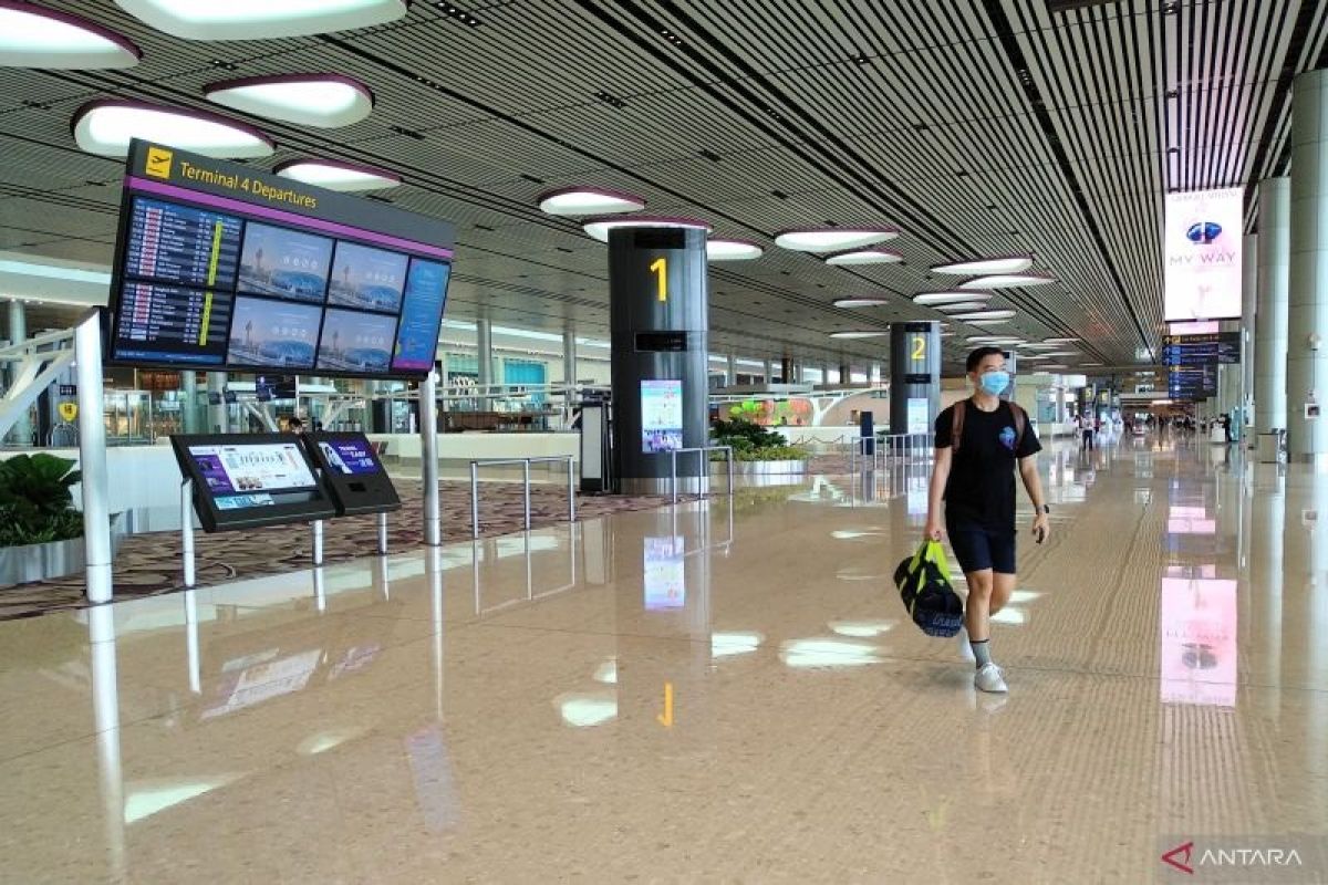 Maskapai penerbangan AirAsia kembali beroperasi di Terminal 4 Bandara Changi Singapura