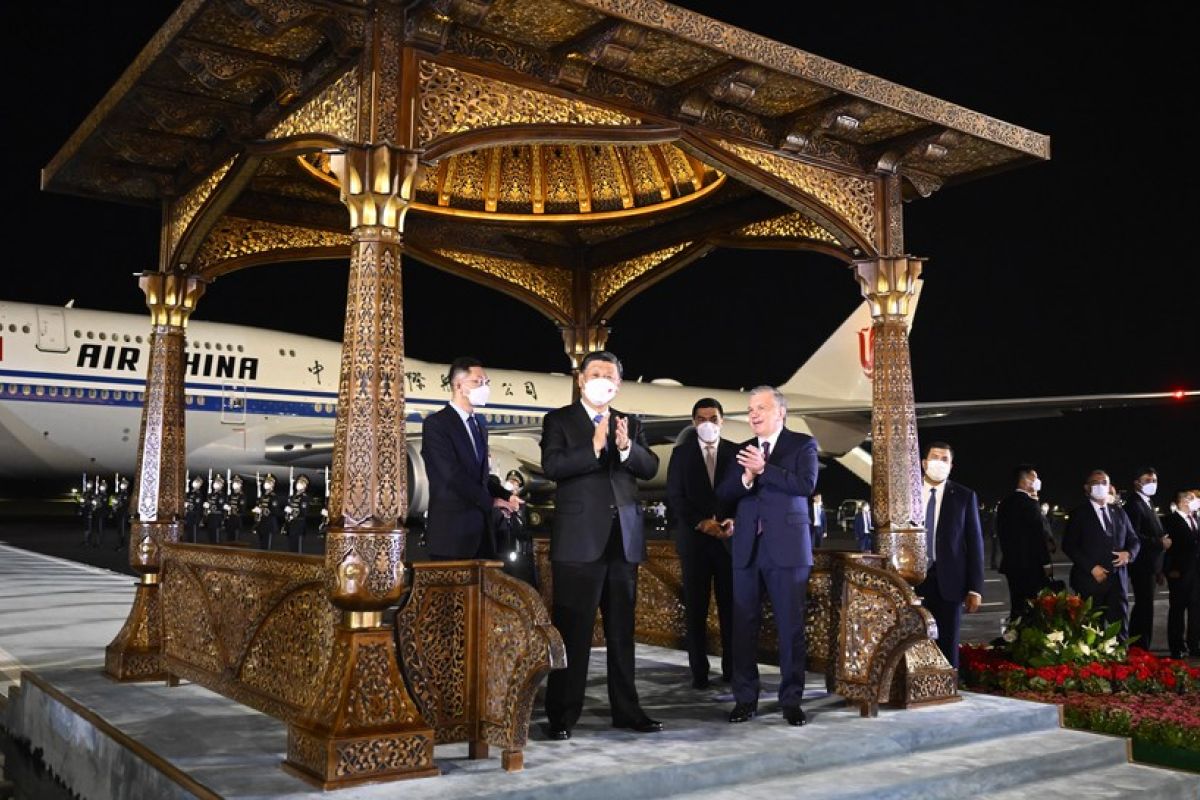 Presiden Xi tiba di Uzbekistan untuk lawatan kenegaraan dan KTT SCO