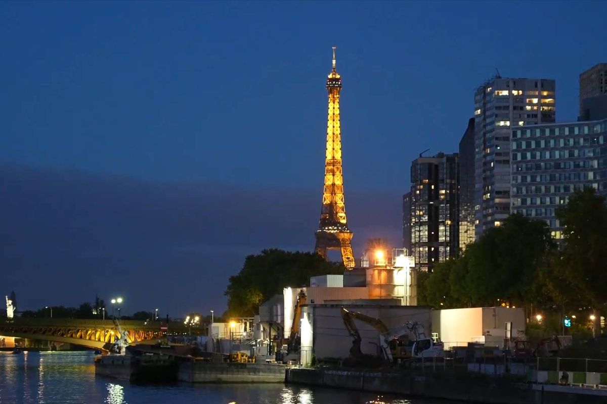 Menara Eiffel akan matikan lampu lebih awal untuk hemat energi