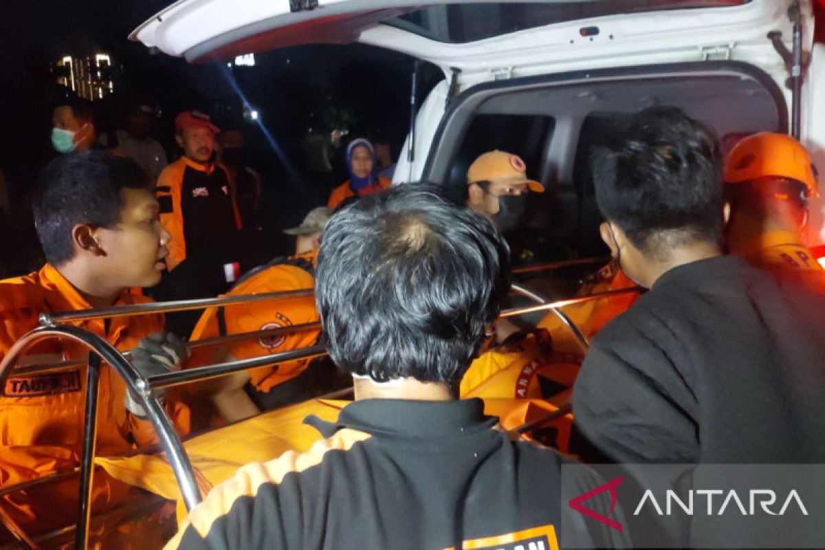 Polisi menyelidiki  temuan mayat laki-laki di Cengkareng