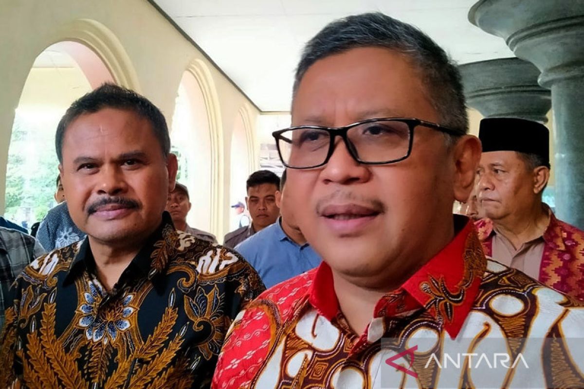 Hasto tanggapi soal presiden dua periode bisa jadi cawapres