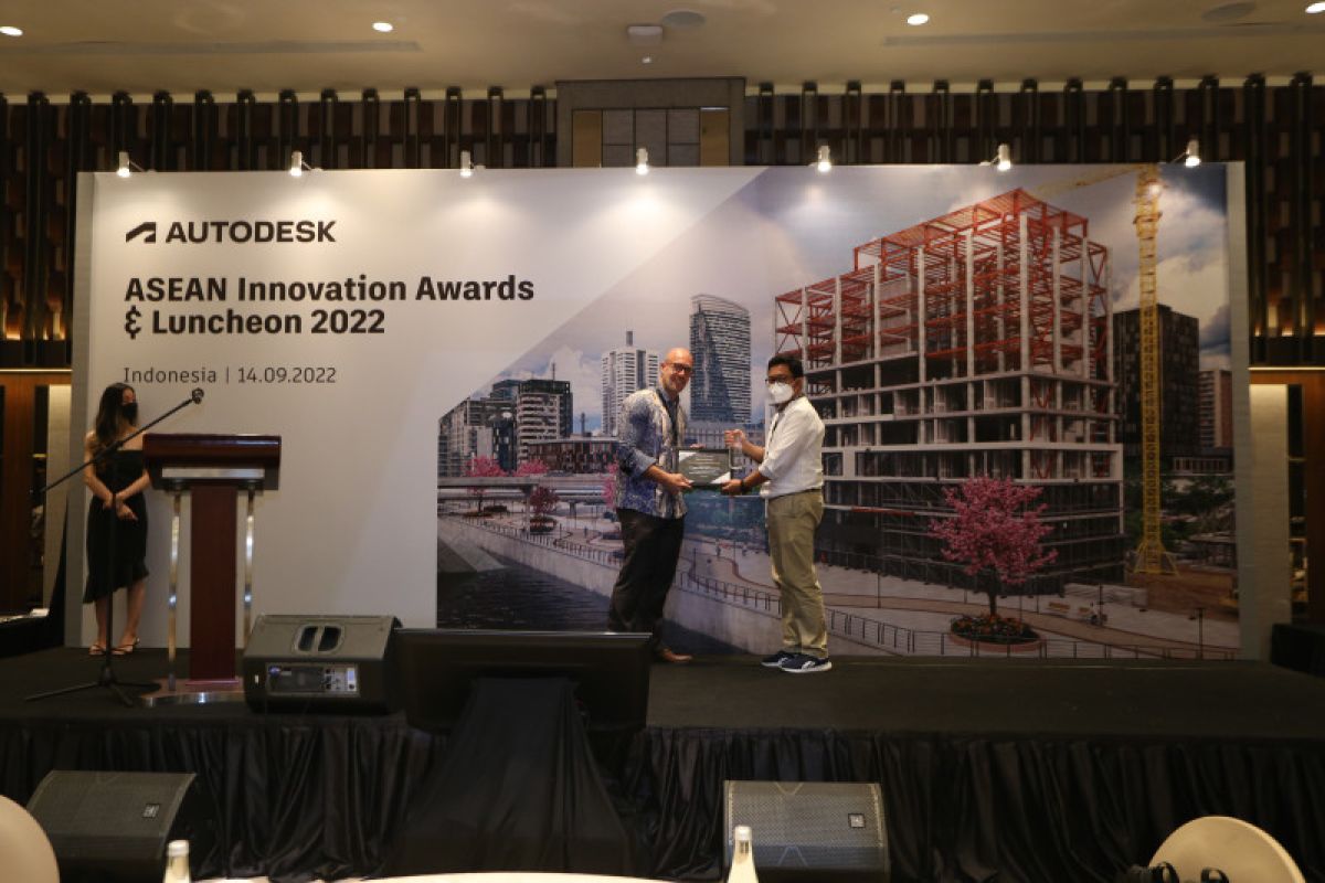 Bangun Jakarta International Stadium, WEGE Raih Penghargaan Top in Country Cloud Advocate of The Year dalam ASEAN innovation Awards