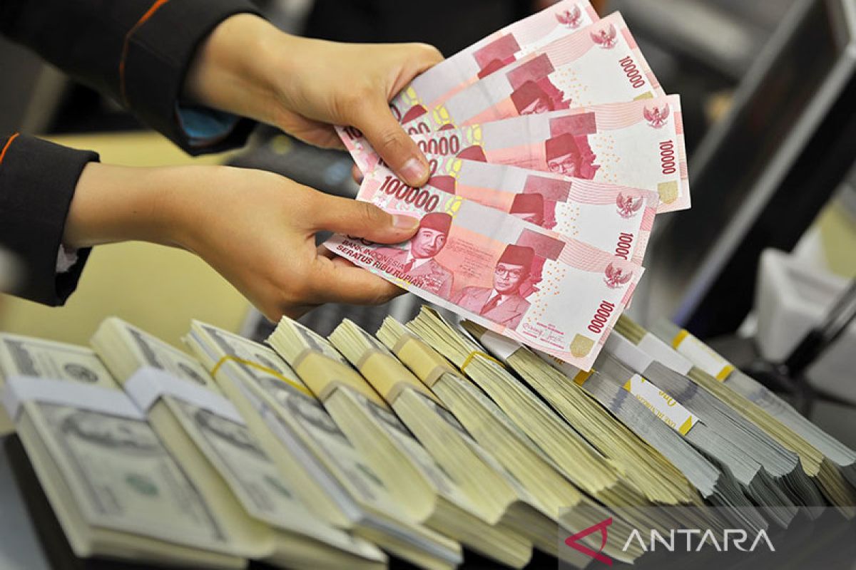 Dolar melonjak  di tengah ketidakpastian negosiasi plafon utang AS