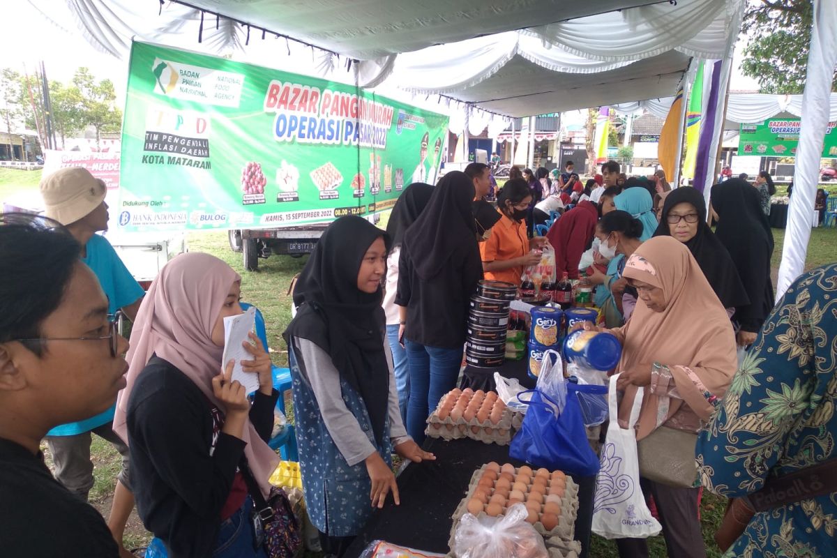 Pemkot Mataram gelar bazar pangan murah menstabilkan harga