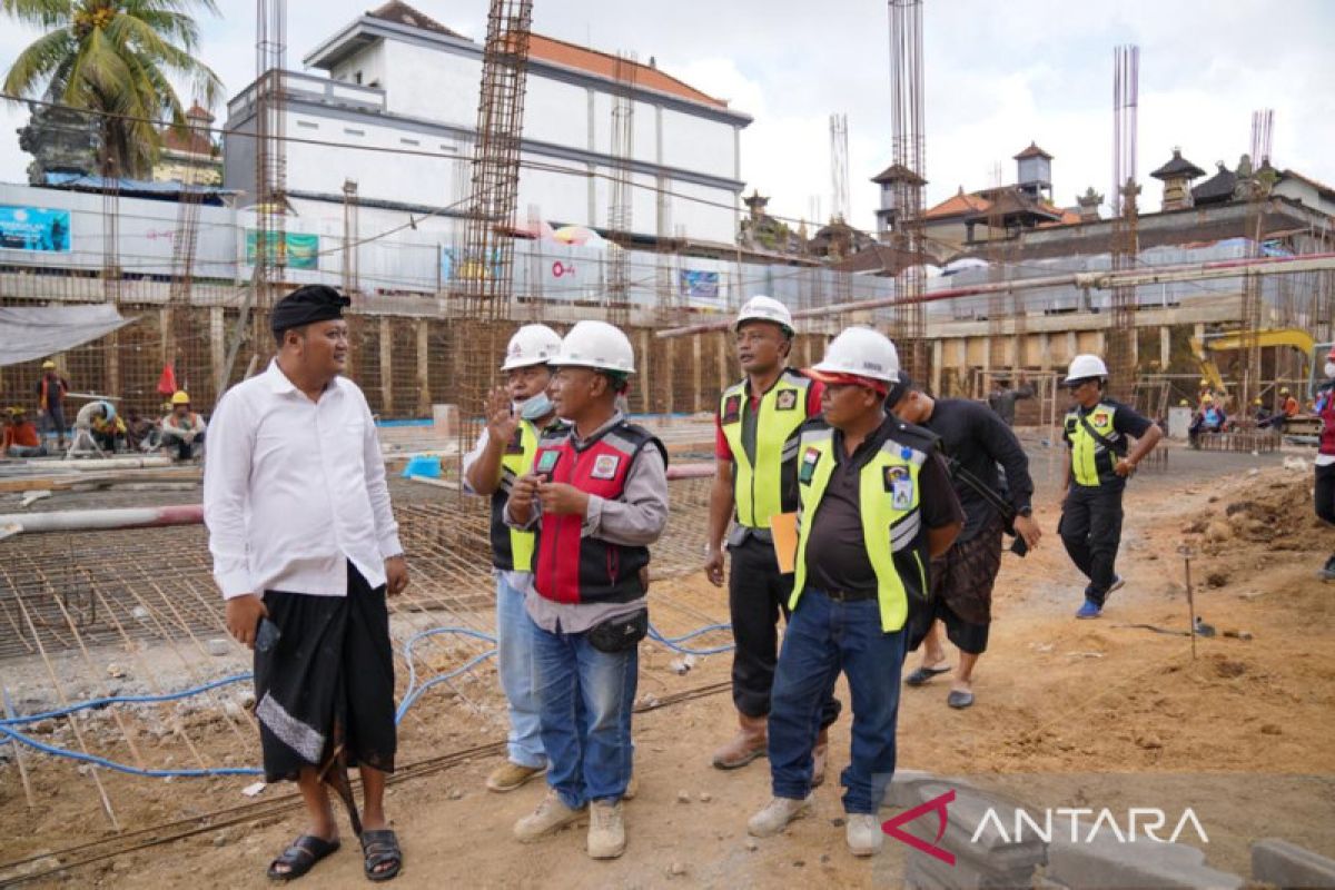 Bupati Gianyar apresiasi pembangunan pasar Ubud dikerjakan 24 jam