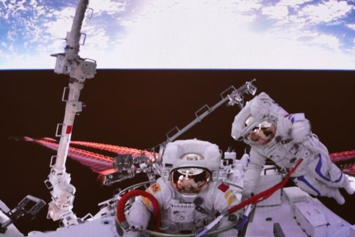 Trio Taikonaut Shenzhou-14 bersiap jalani "spacewalk" kedua