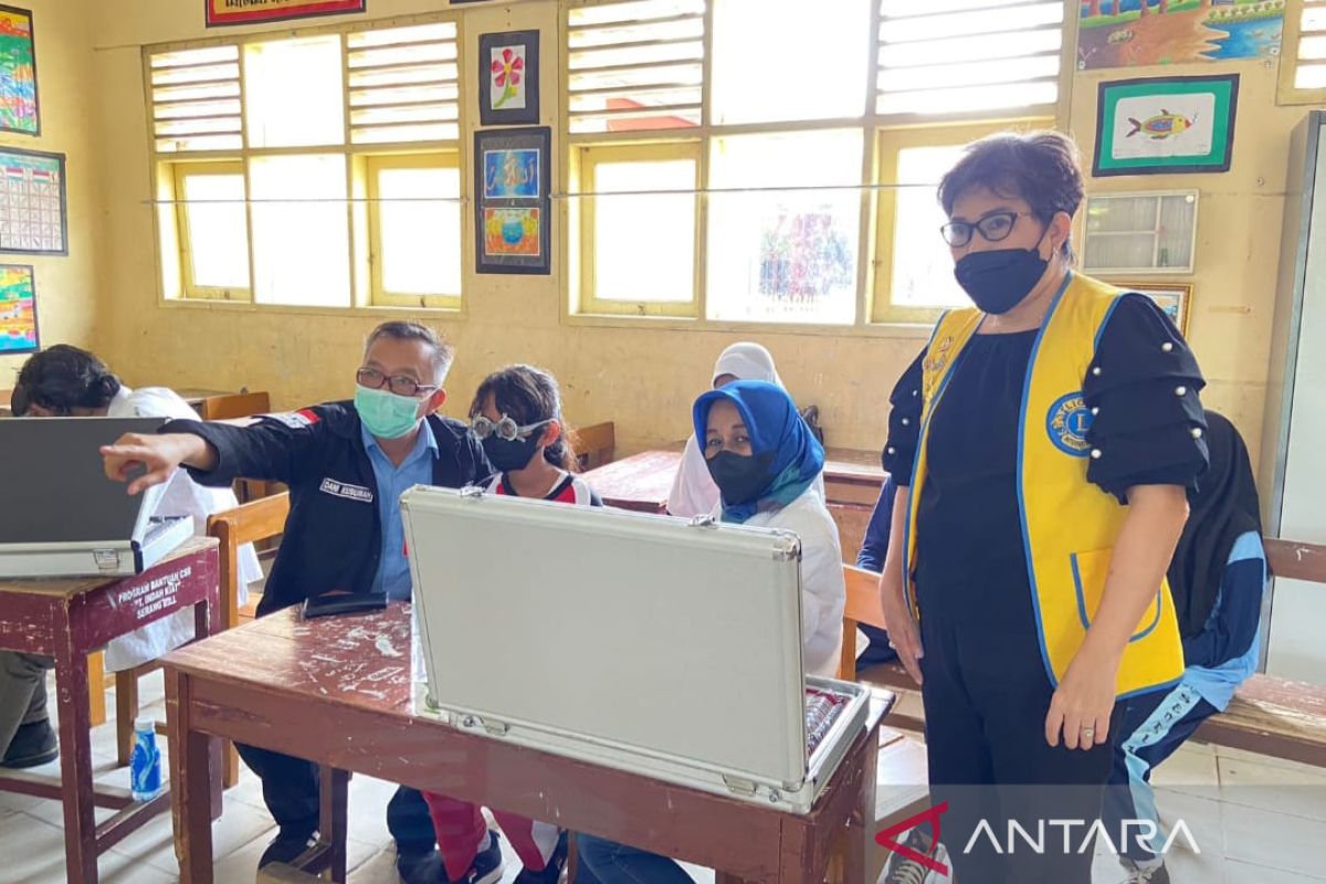 Indah Kiat Serang peroleh penghargaan Lions Club kategori program CSR