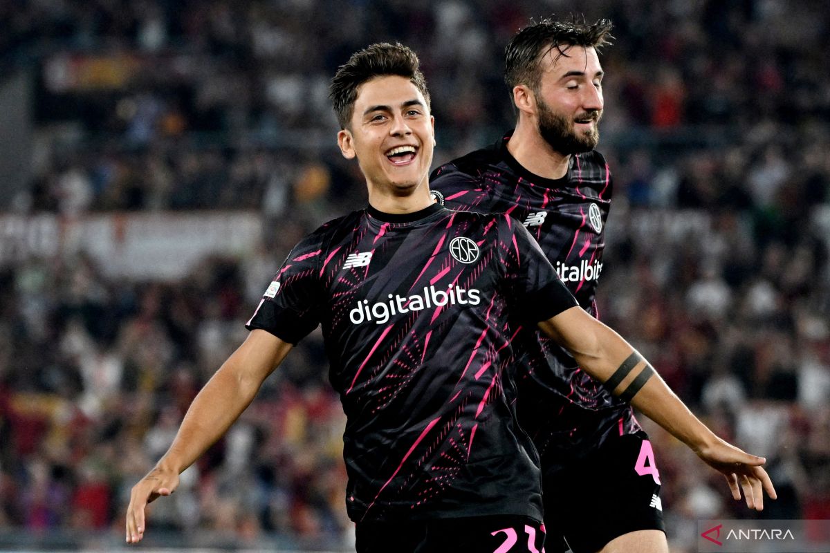 Liga Italia - Paulo Dybala jadi sosok penting saat Roma atasi Spezia 2-0