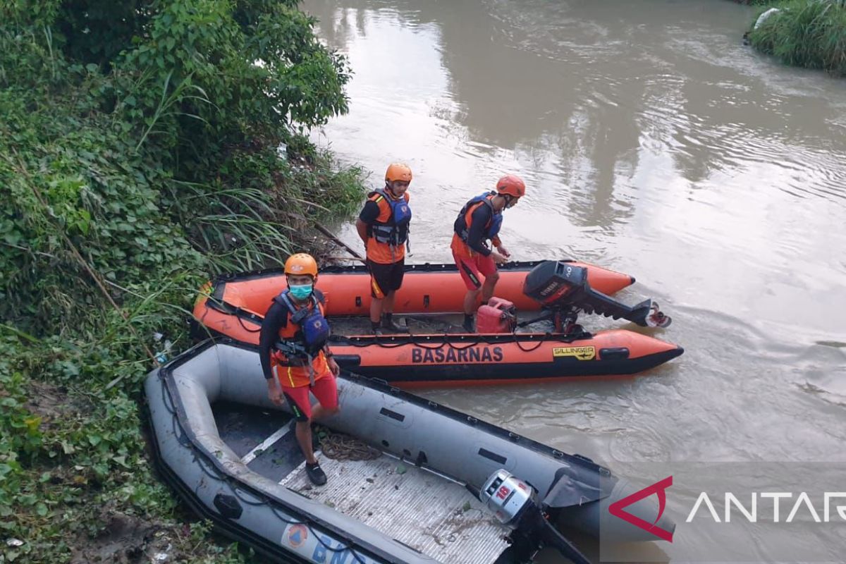 Basarnas kerahakan tim rescue cari anak tenggelam di Sungai Batang Merao Kerinci