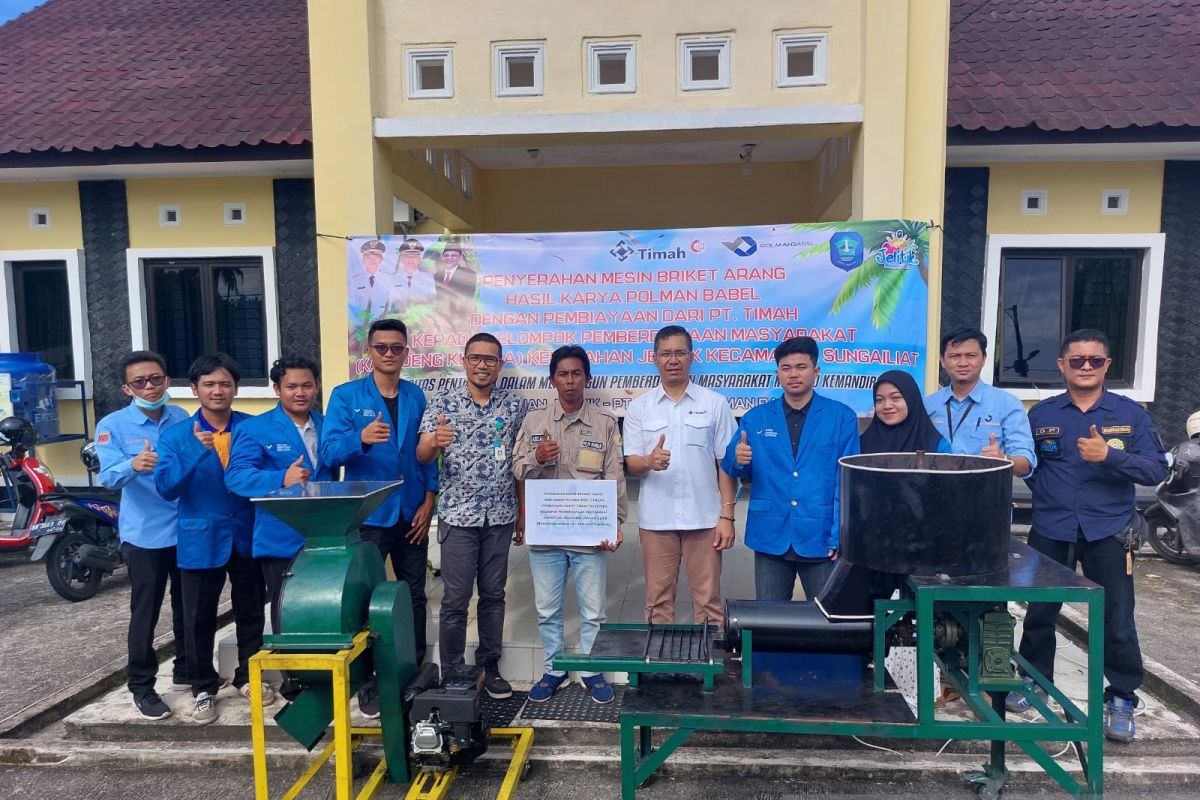 PT Timah serahkan bantuan mesin briket arang ke Kampoeng Kelapa Kelurahan Jelitik