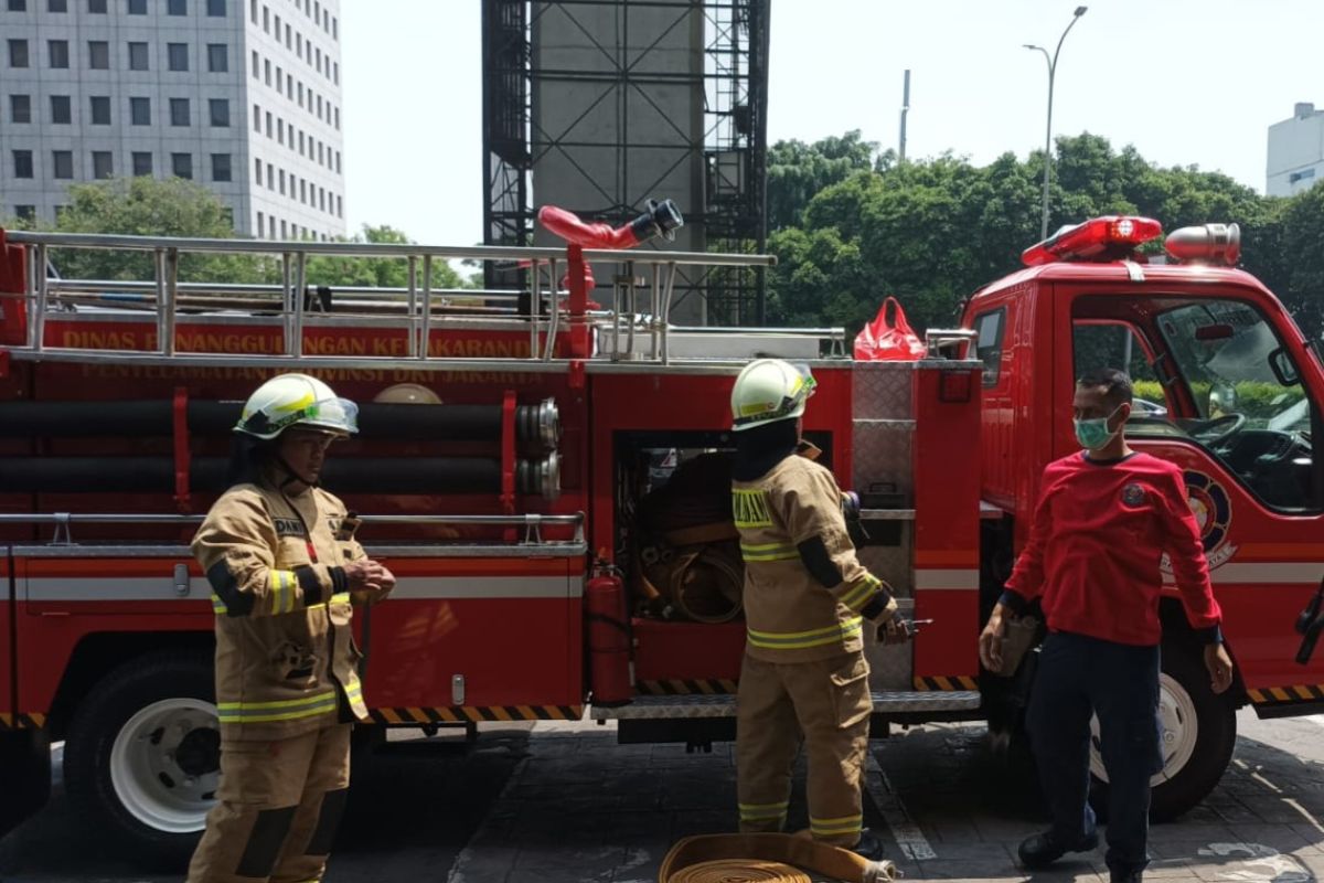 Panel listrik gedung mall Grand Indonesia terbakar