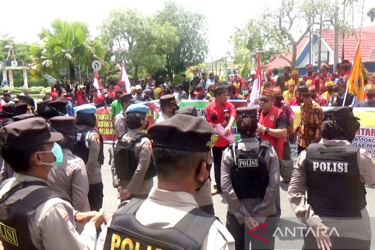 Ratusan warga Kapuas tuntut pemerataan pembangunan